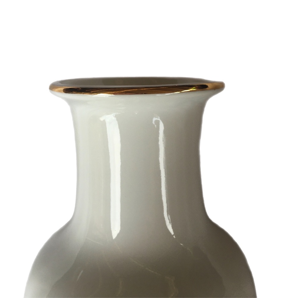 Holly Hobbie porcelain collectable vase. 8”high - Picture 5 of 8